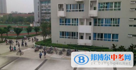 成都市铁路中学学费