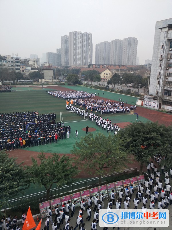 铁骨铮铮无惧百日跋涉，斗志拳拳必得金榜题中