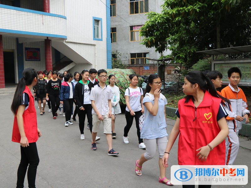 龙结中学圆满召开2017年
对接会