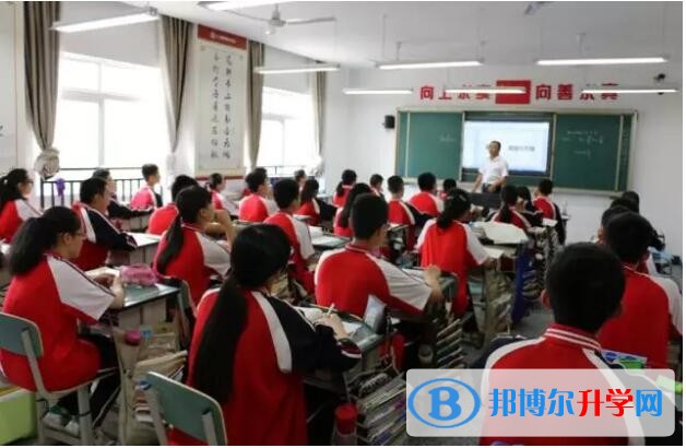 【中学部】两校同交流，携手传佳话——北京大学南宁附属实验学校与我校高中教师共办教