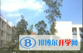 四川省富顺县永年中学校怎么样、好吗