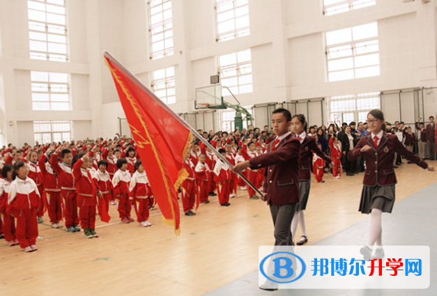 贵阳一中新世界国际学校初中部网站网址 