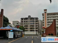 信宜市华侨中学地址，乘车路线