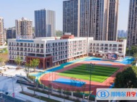 重庆市两江中学校怎么样、好不好